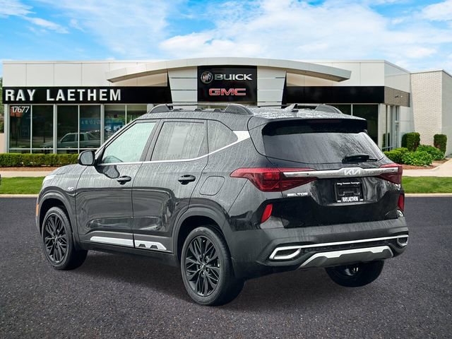 Used 2023 Kia Seltos Nightfall Edition image 3