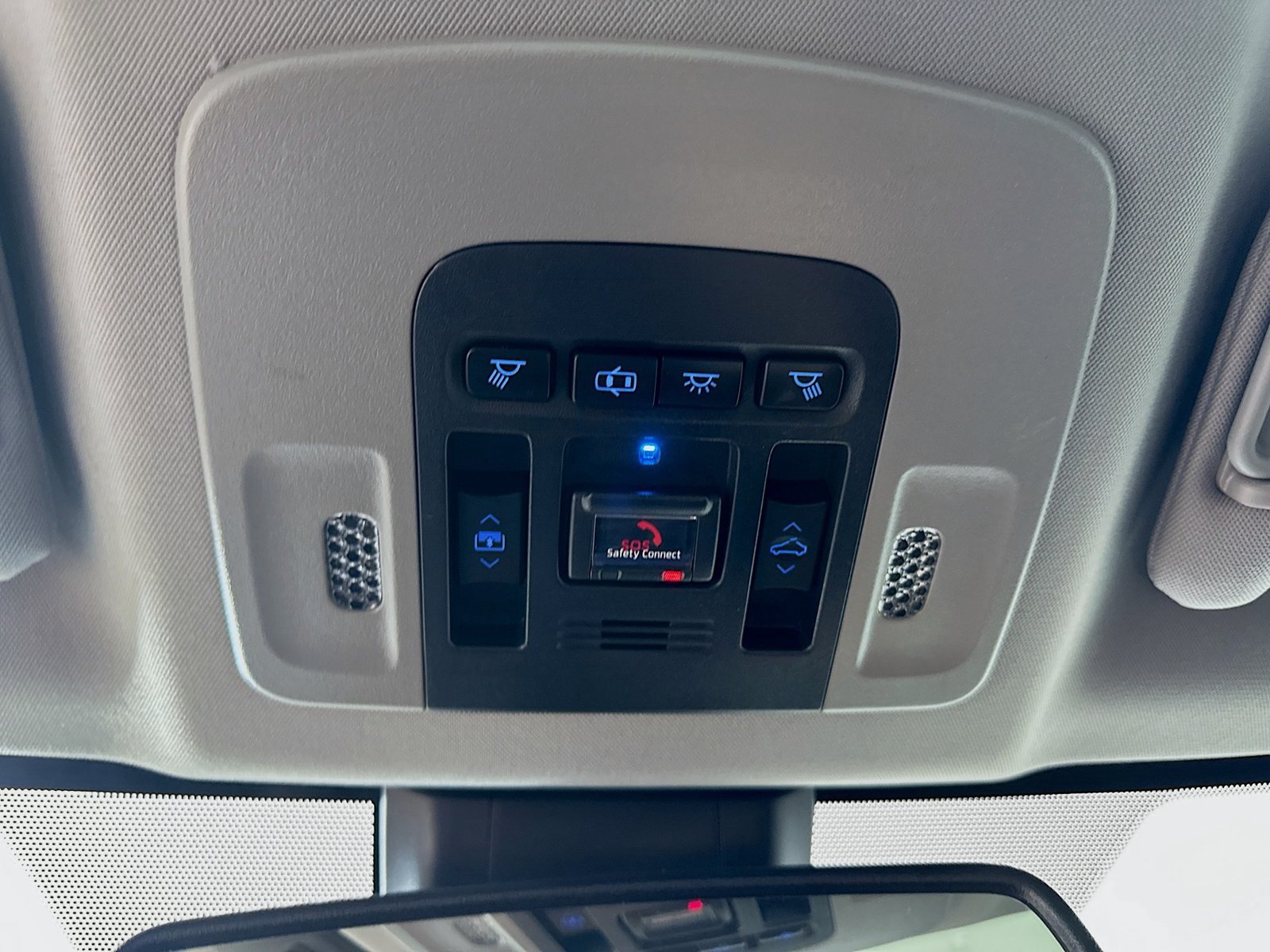 Used 2020 Toyota Camry XSE FWD image 29