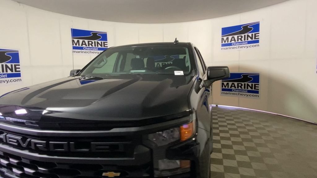 Used 2023 Chevrolet Silverado 1500 Custom AWD/4WD image 5