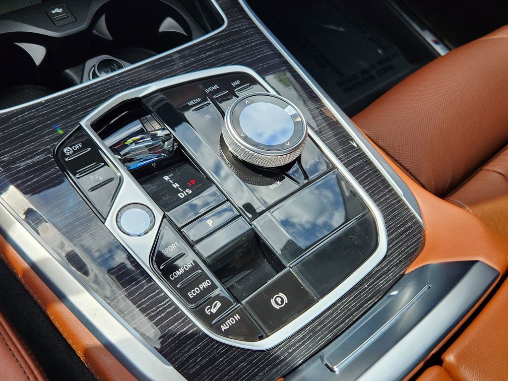 Used 2025 BMW X5 xDrive40i w/ Executive Package AWD/4WD image 29