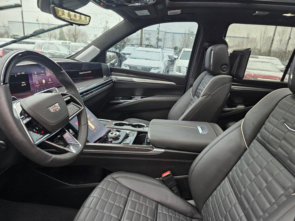 Used 2025 Cadillac Escalade V image 26