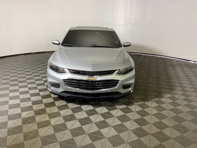 Used 2017 Chevrolet Malibu Premier w/ Premier Sun and Wheel Package FWD image 2