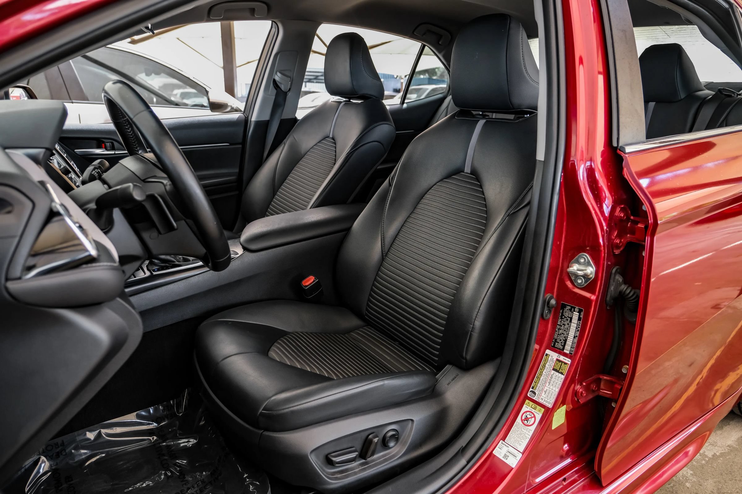 Used 2018 Toyota Camry SE FWD image 34
