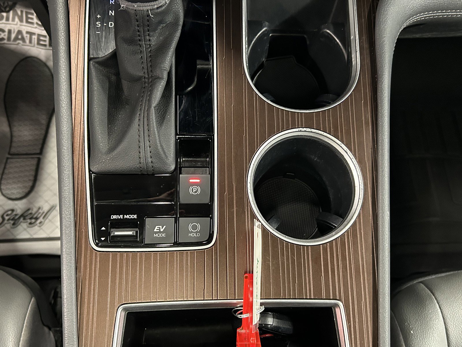 Used 2023 Toyota Sienna XLE image 29