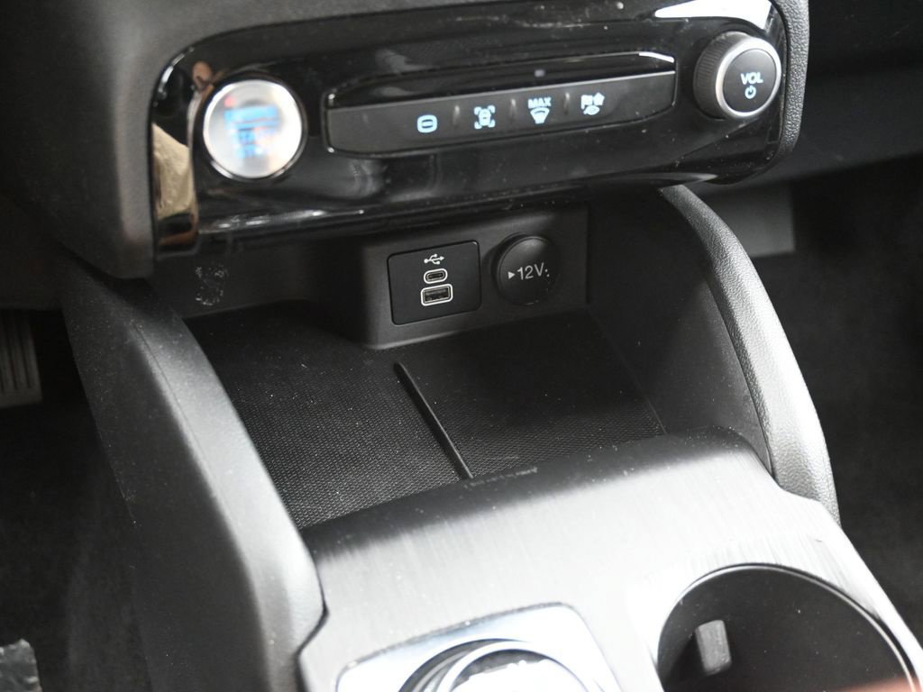 New 2024 Ford Escape SE FWD image 19