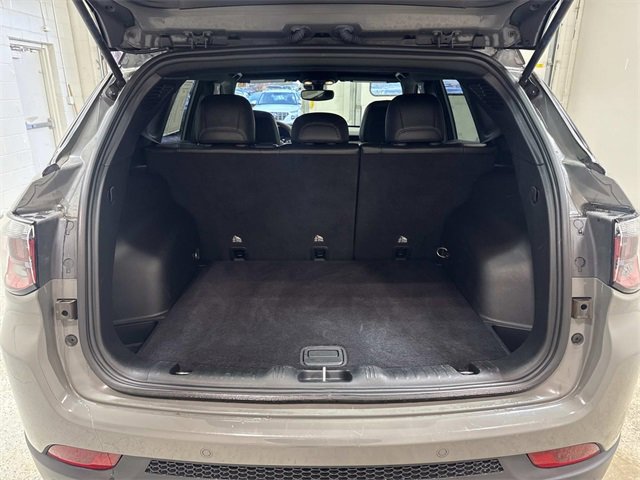 Used 2023 Jeep Compass Trailhawk image 16