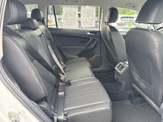 Used 2022 Volkswagen Tiguan SE AWD/4WD image 10
