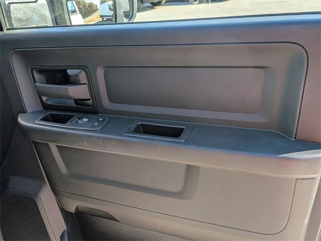 Used 2024 RAM 2500 Tradesman w/ Chrome Appearance Group image 34