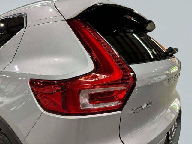 Used 2023 Volvo XC40 B5 Plus w/ Driver Assist Package AWD/4WD image 15