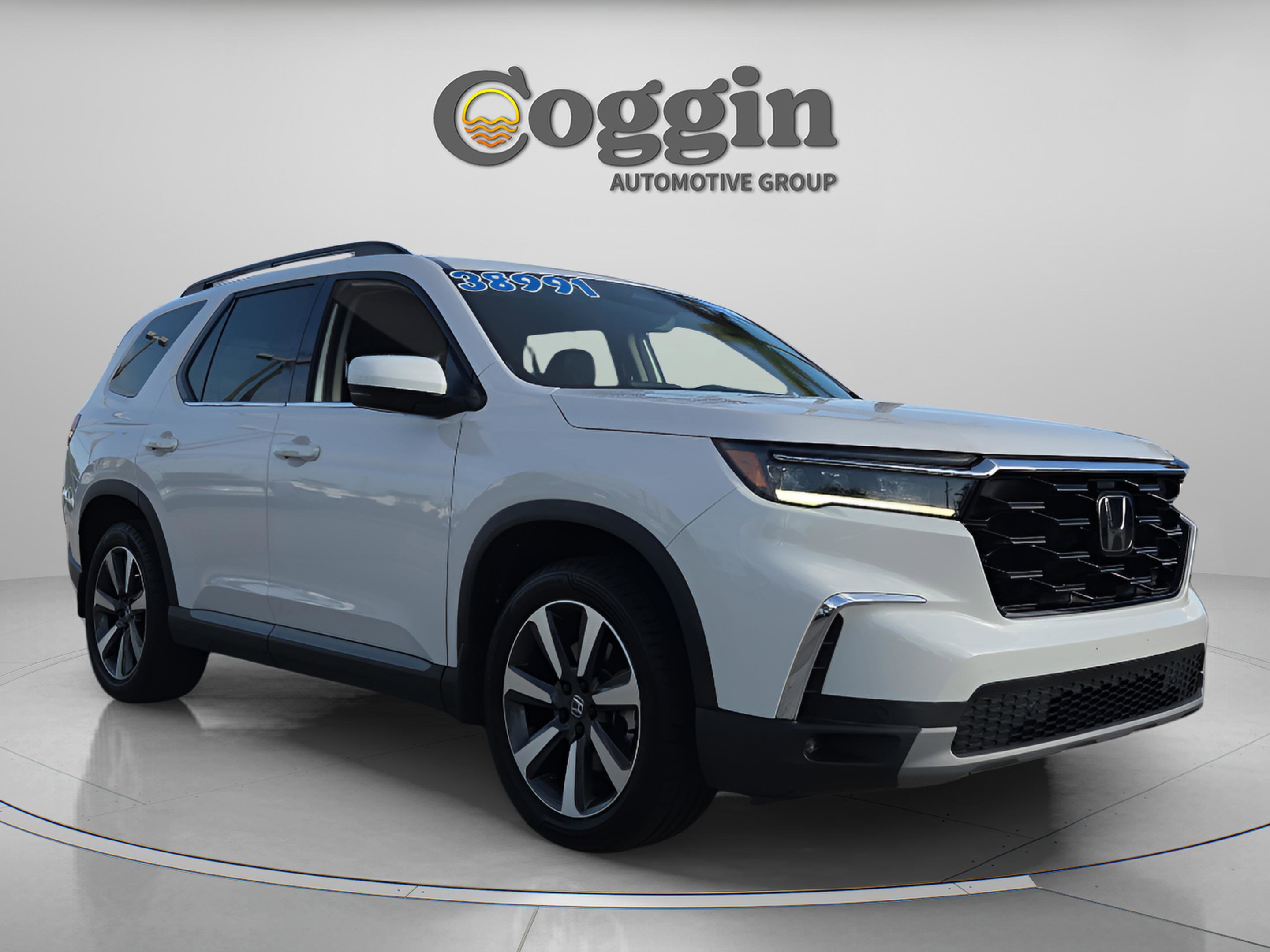 Used 2023 Honda Pilot Touring image 7