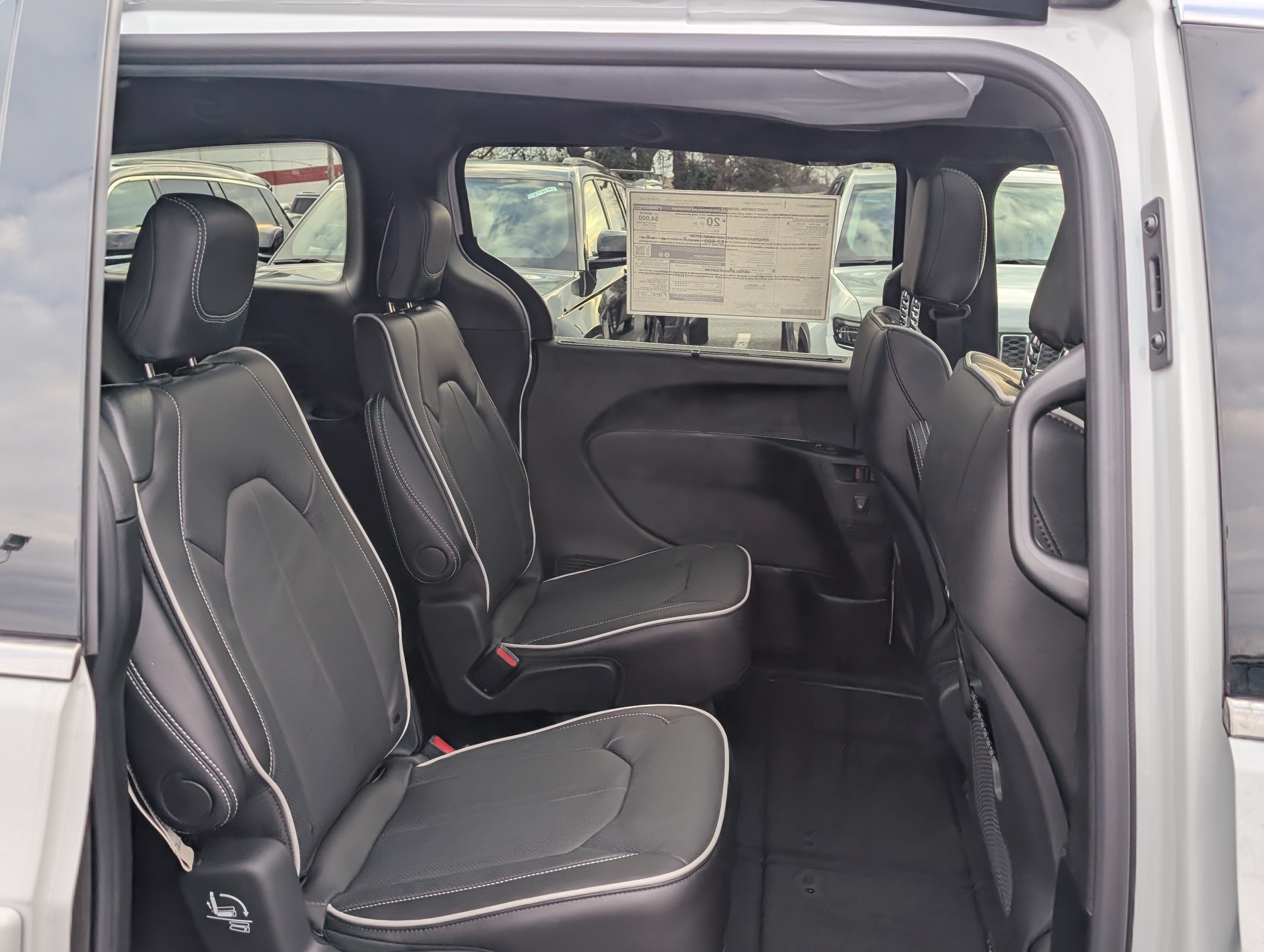 New 2026 Chrysler Pacifica Limited AWD/4WD image 11