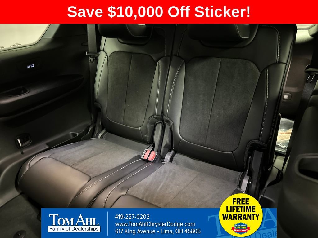 New 2025 Jeep Grand Cherokee L Altitude image 23