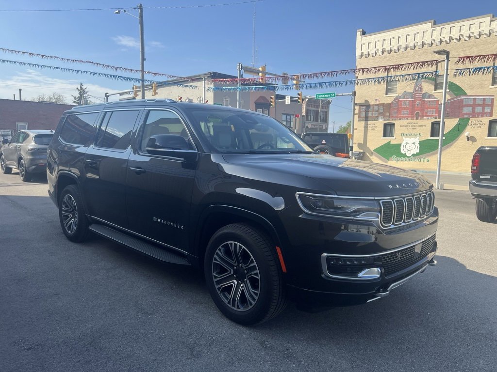 New 2024 Jeep Wagoneer L Series II w/ HD Trailer Tow Package image 3