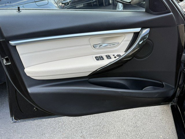 Used 2018 BMW 328d xDrive Sedan w/ Premium Package AWD/4WD image 22