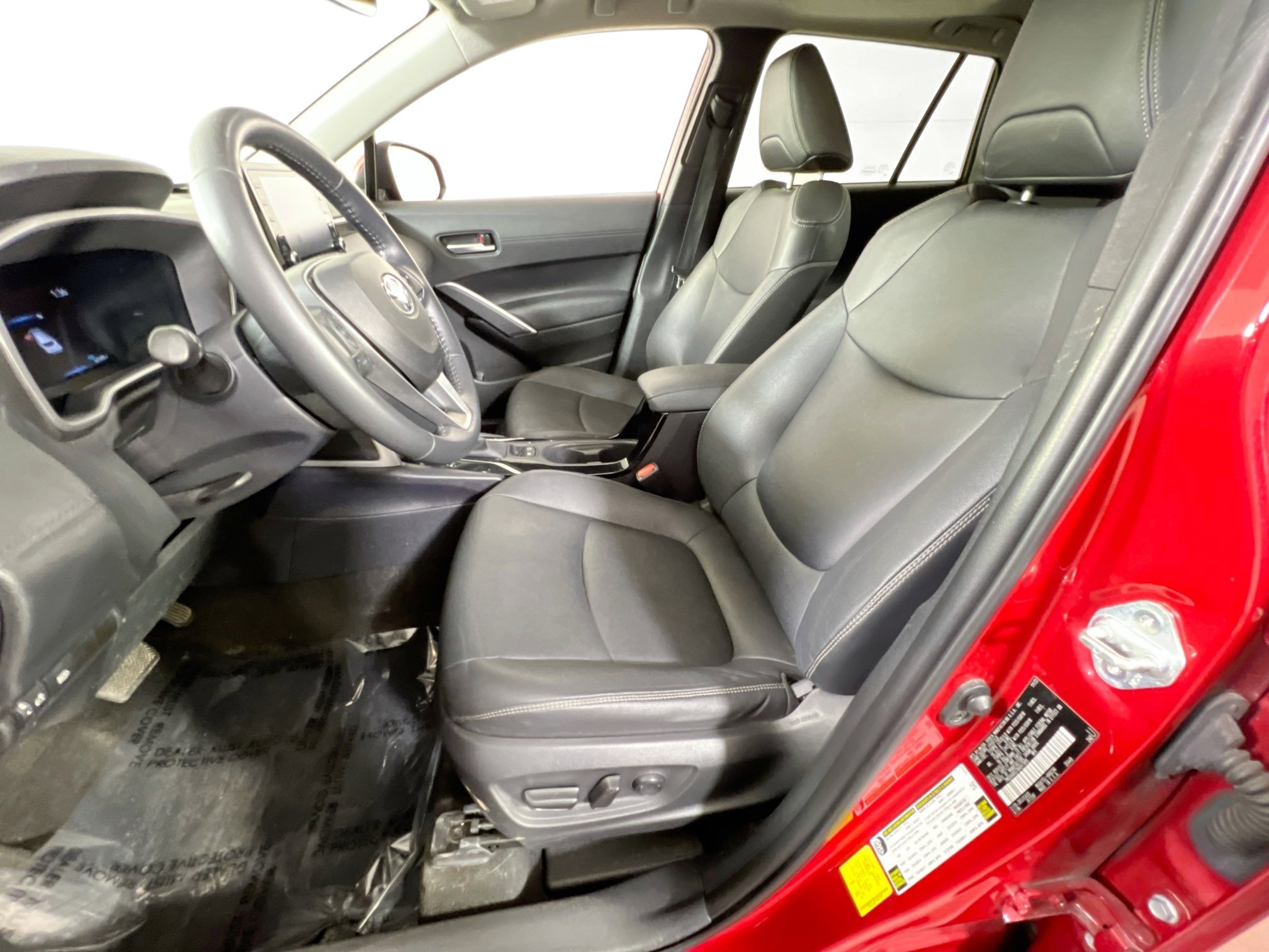 Used 2022 Toyota Corolla Cross XLE w/ Convenience Package AWD/4WD image 20