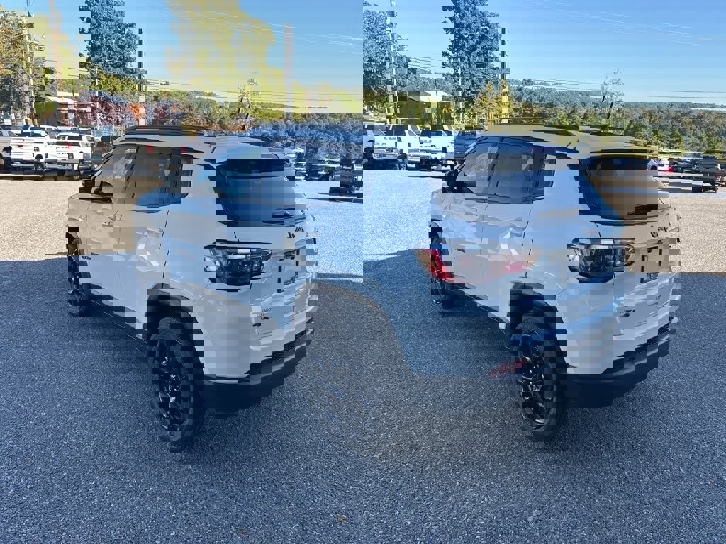 New 2026 Jeep Compass Latitude image 5