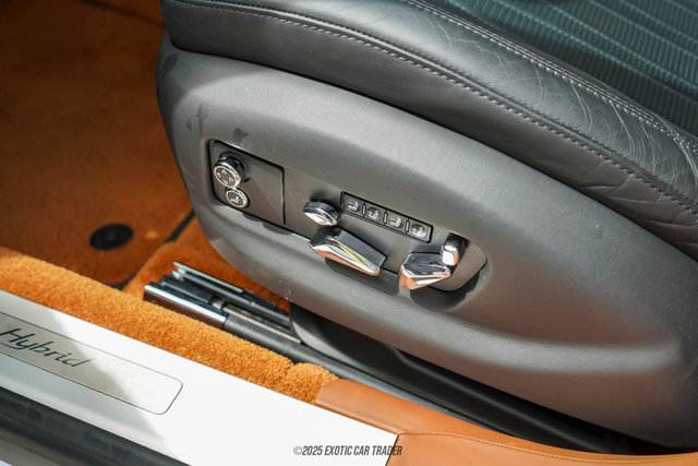 Used 2022 Bentley Flying Spur Plug-In Hybrid image 26