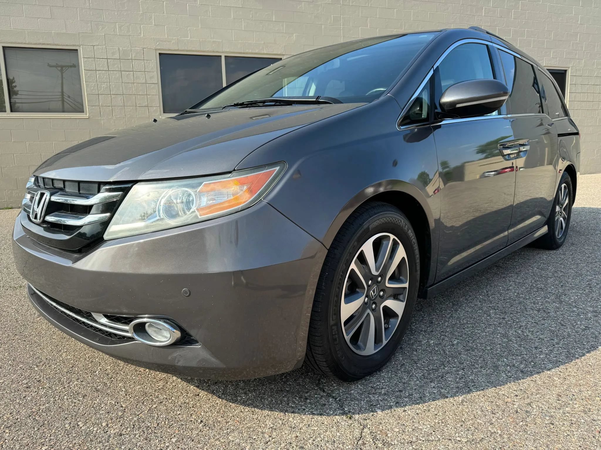 Used 2014 Honda Odyssey Touring image 3