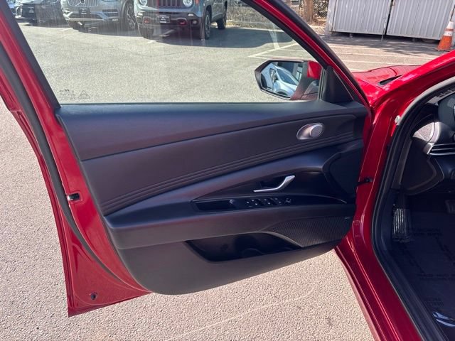 Used 2023 Hyundai Elantra Limited FWD image 13