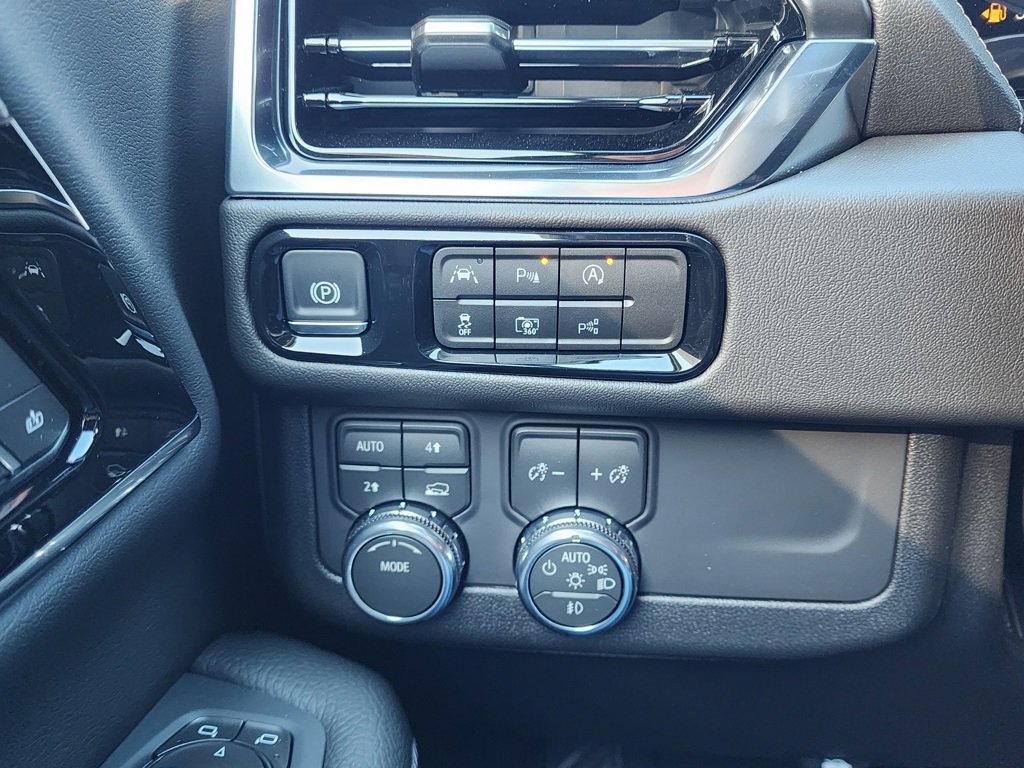 New 2026 GMC Yukon Denali w/ Sun & Power Step Package image 19