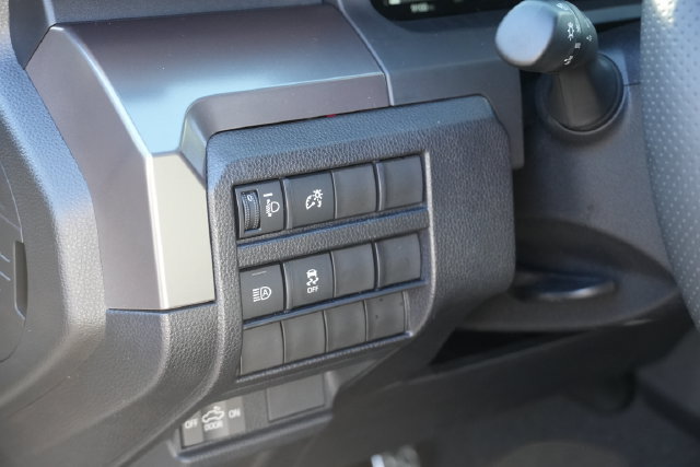 Used 2025 Toyota Tacoma TRD Sport AWD/4WD image 23