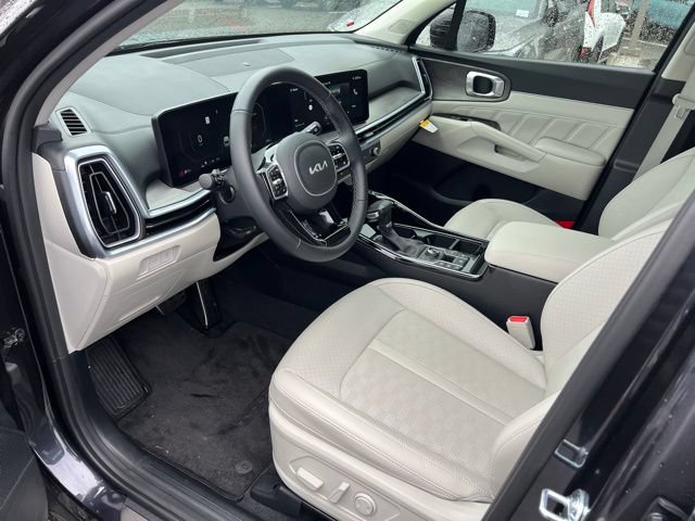 Used 2025 Kia Sorento SX AWD/4WD image 11