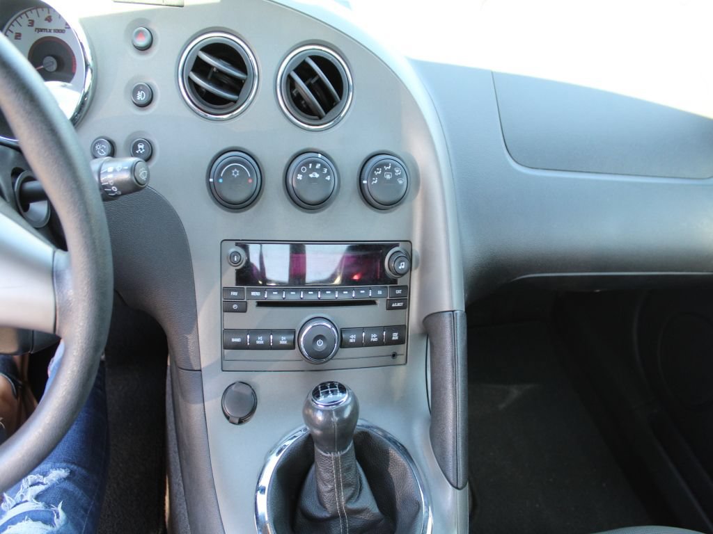 Used 2009 Pontiac Solstice Convertible w/ Preferred Package RWD image 16
