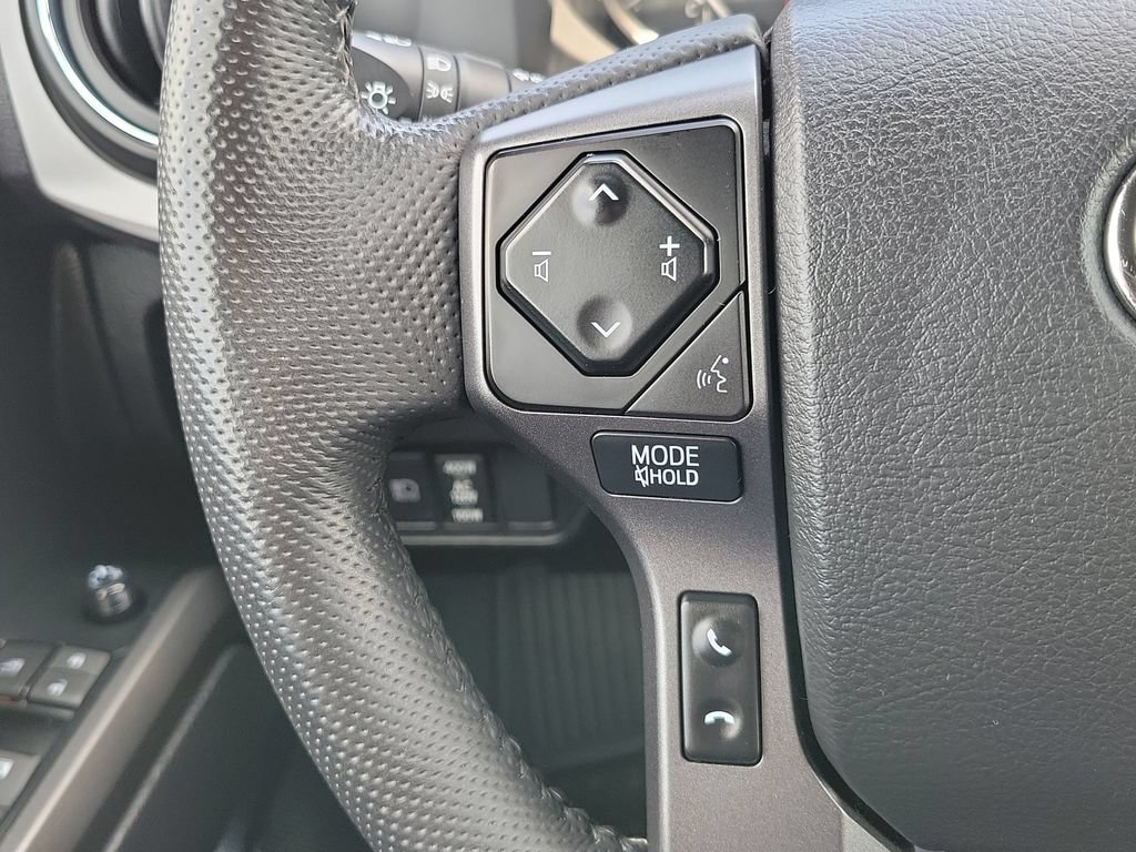 Used 2023 Toyota Tacoma TRD Off-Road AWD/4WD image 17