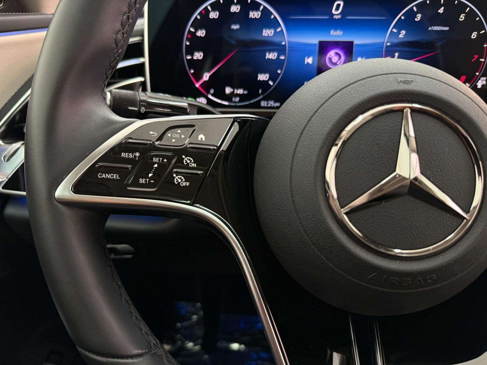 Used 2025 Mercedes-Benz E 350 4MATIC Sedan image 13