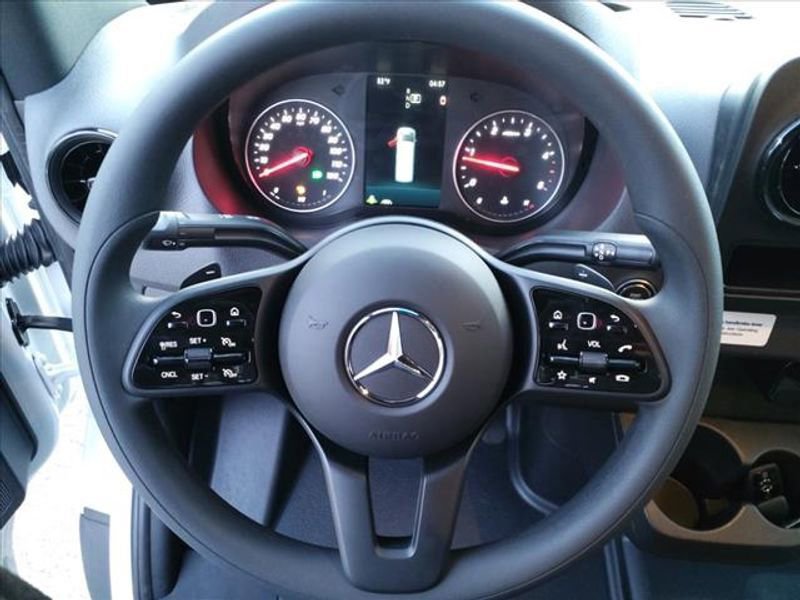 Used 2024 Mercedes-Benz Sprinter 2500 image 18