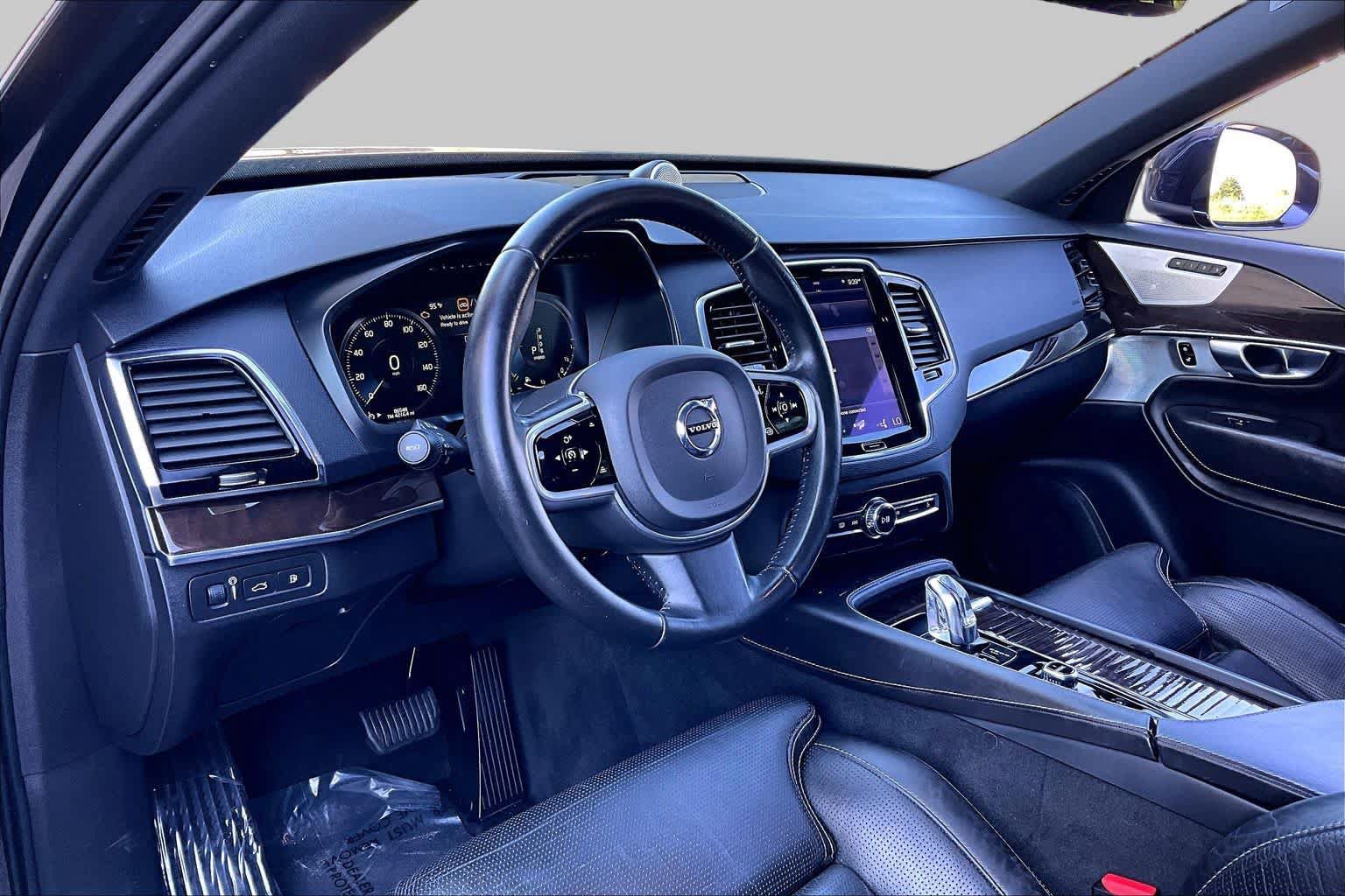 Used 2017 Volvo XC90 T8 Inscription w/ Vision Package AWD/4WD image 18