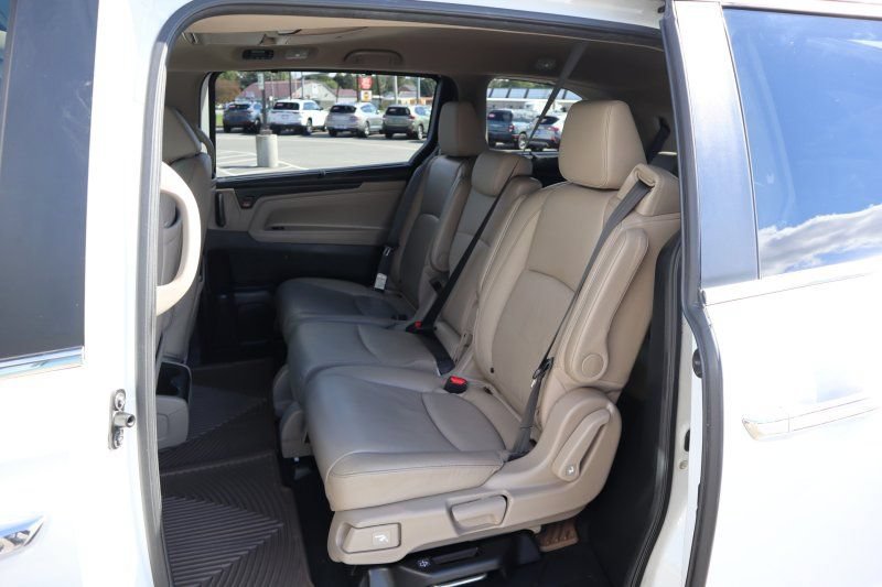 Used 2021 Honda Odyssey Touring image 17