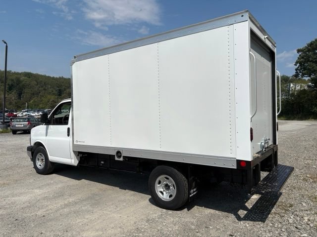 New 2026 GMC Savana 3500 w/ Power Convenience Package RWD image 3