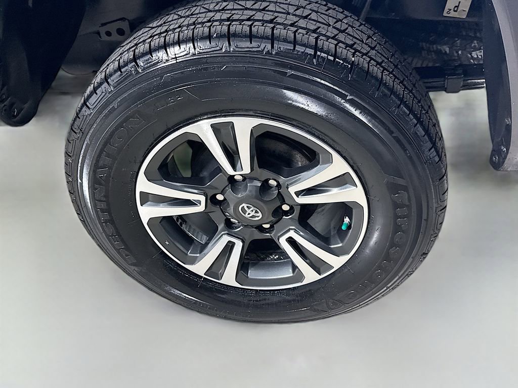 Used 2018 Toyota Tacoma TRD Sport w/ TRD Premium Sport Package image 31