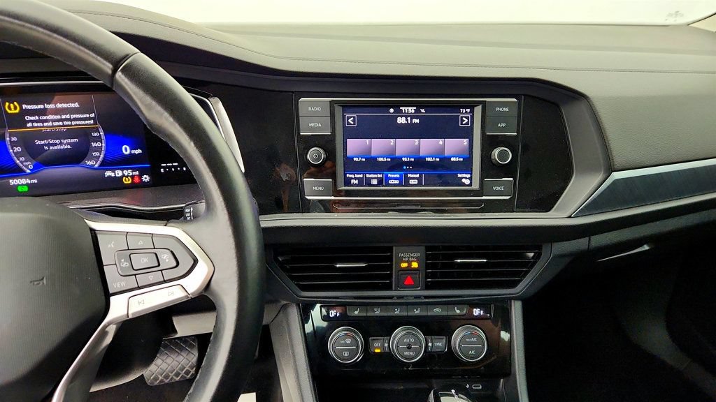 Used 2024 Volkswagen Jetta SE FWD image 14