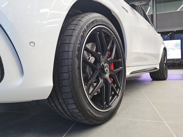 New 2026 Mercedes-Benz GLE 63 AMG S image 7