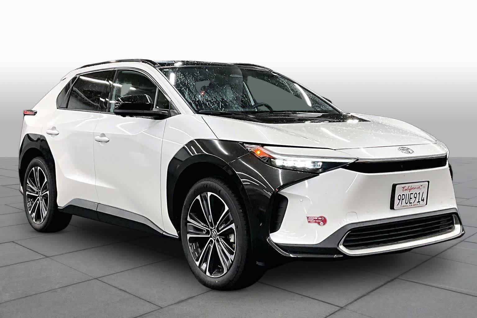 Used 2024 Toyota bZ4X FWD image 2