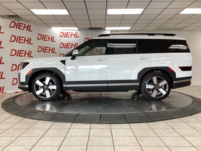 Used 2025 Hyundai Santa Fe Limited AWD/4WD image 4