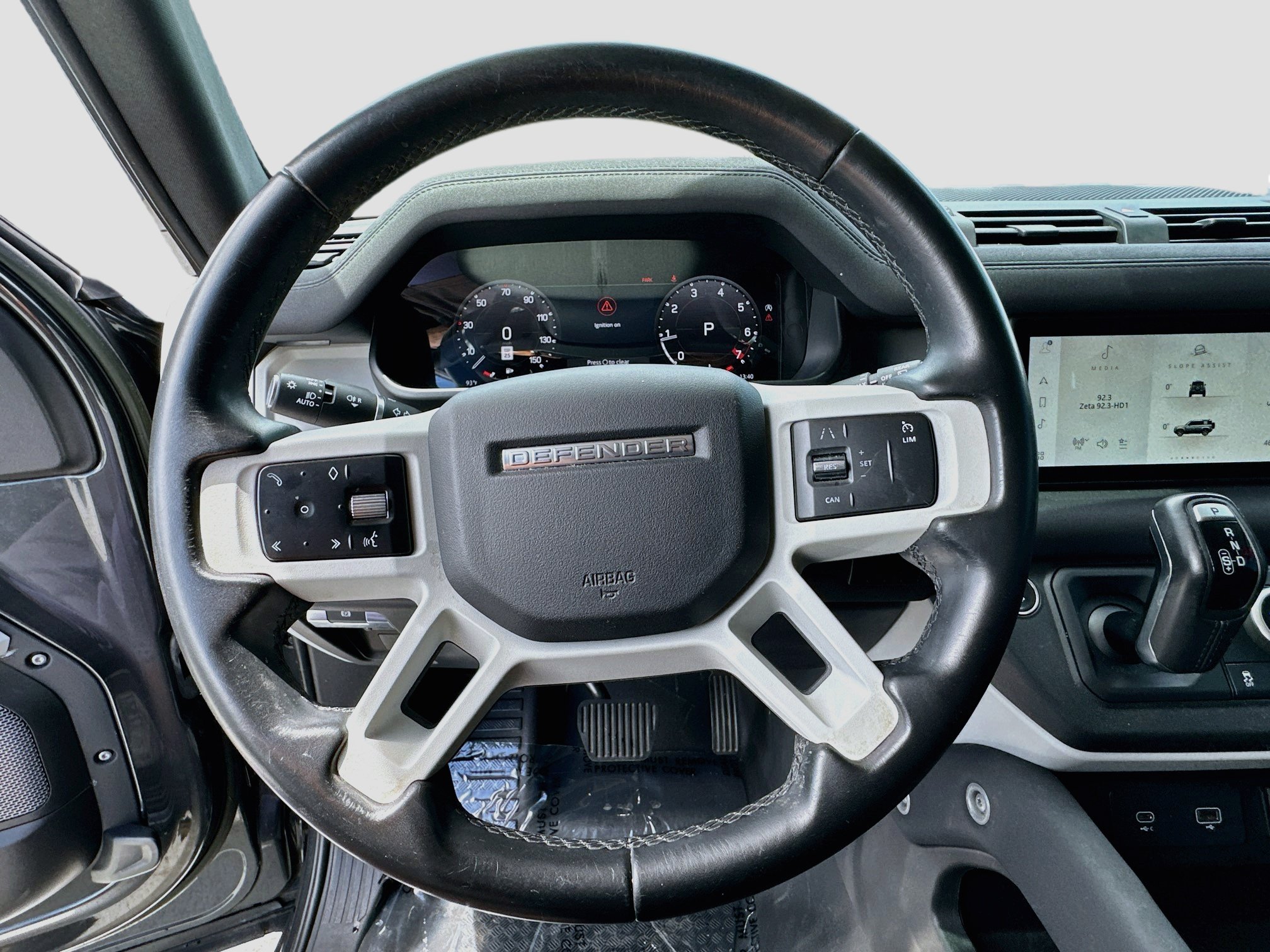 Used 2023 Land Rover Defender 110 S AWD/4WD image 10