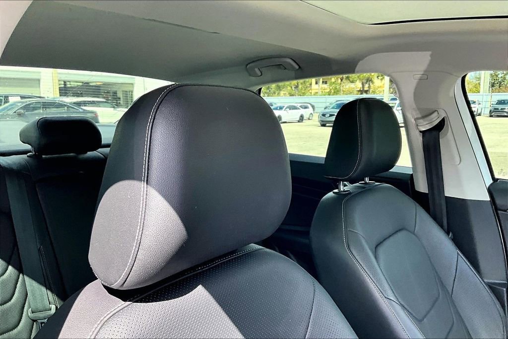 Certified 2020 Volkswagen Jetta SEL Premium image 22