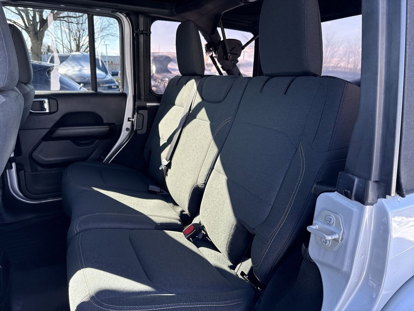 Used 2024 Jeep Wrangler Sahara image 23