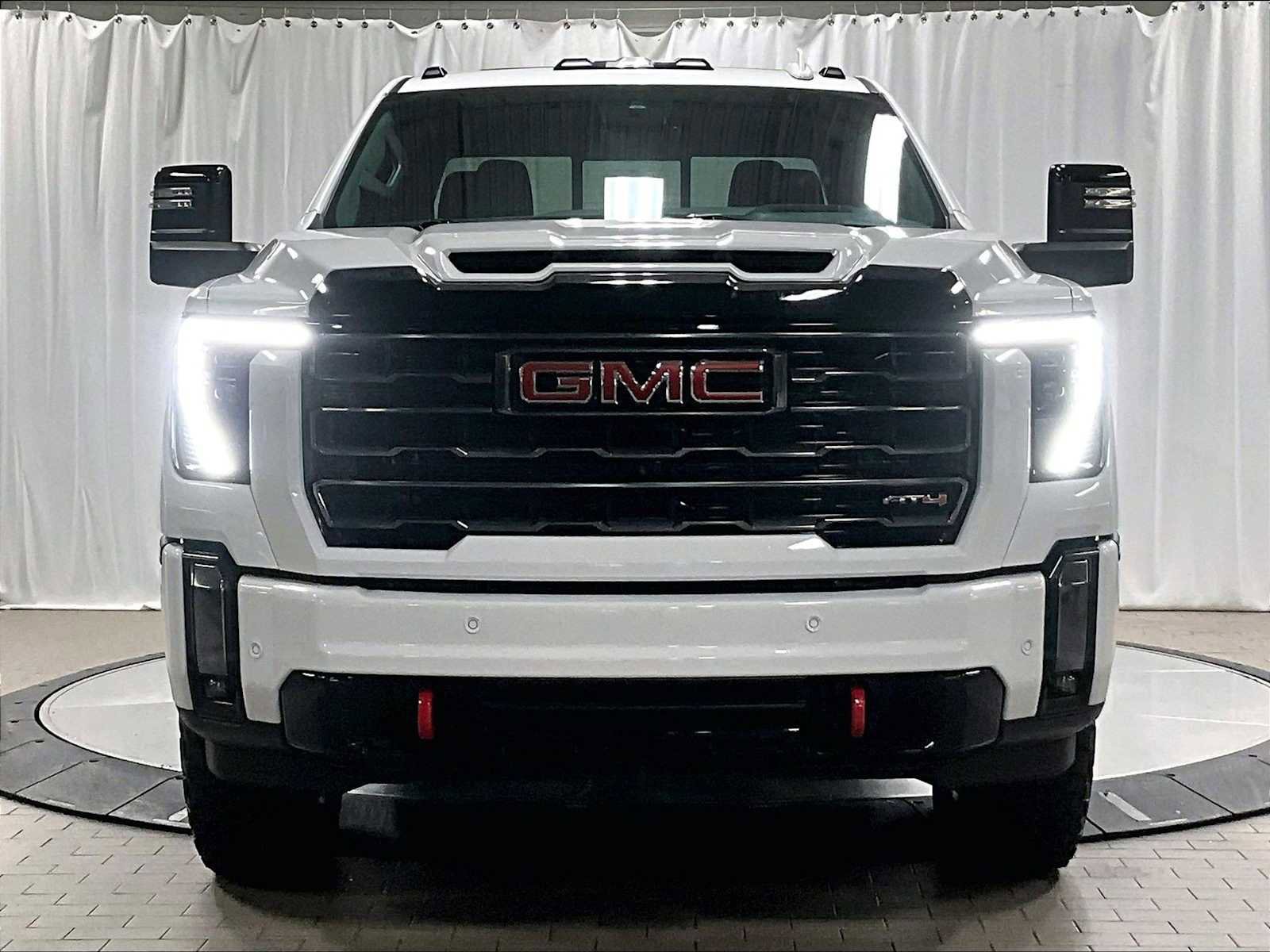 Used 2024 GMC Sierra 2500 AT4 w/ AT4 Premium Plus Package image 10