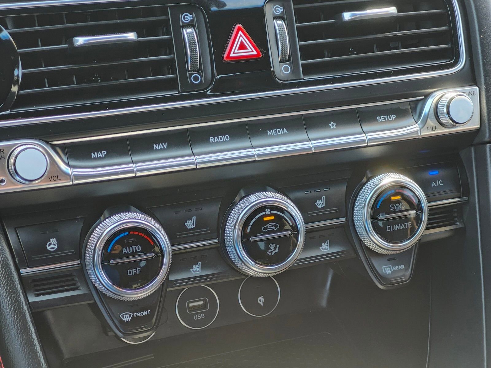 Used 2023 Genesis G70 3.3T w/ Sport Advanced Package image 24