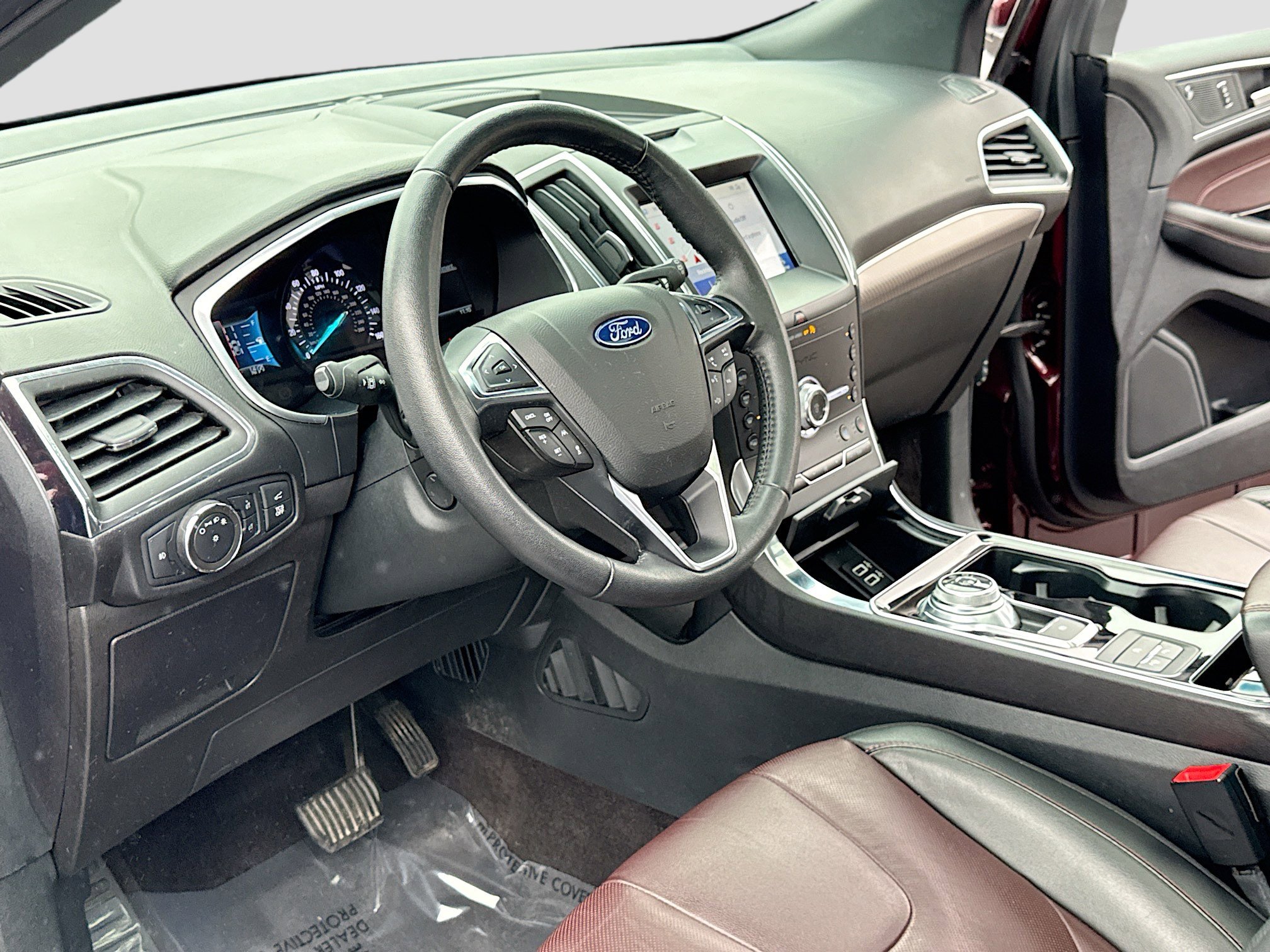 Used 2020 Ford Edge Titanium w/ Equipment Group 301A image 4