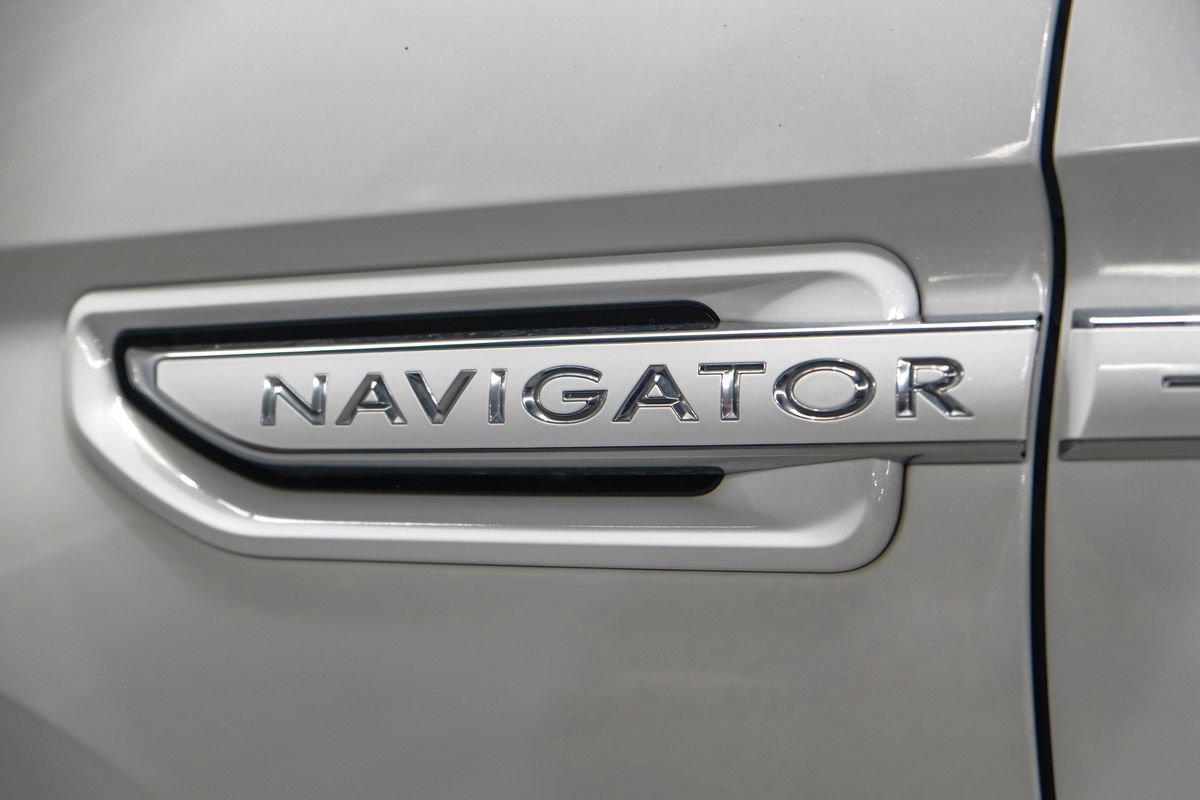 Used 2020 Lincoln Navigator L Reserve w/ Luxury Package RWD image 54