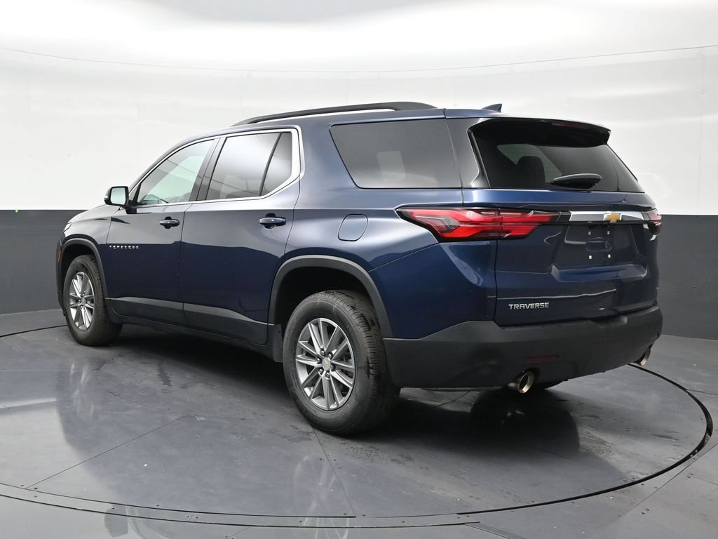 Used 2023 Chevrolet Traverse LT FWD image 3
