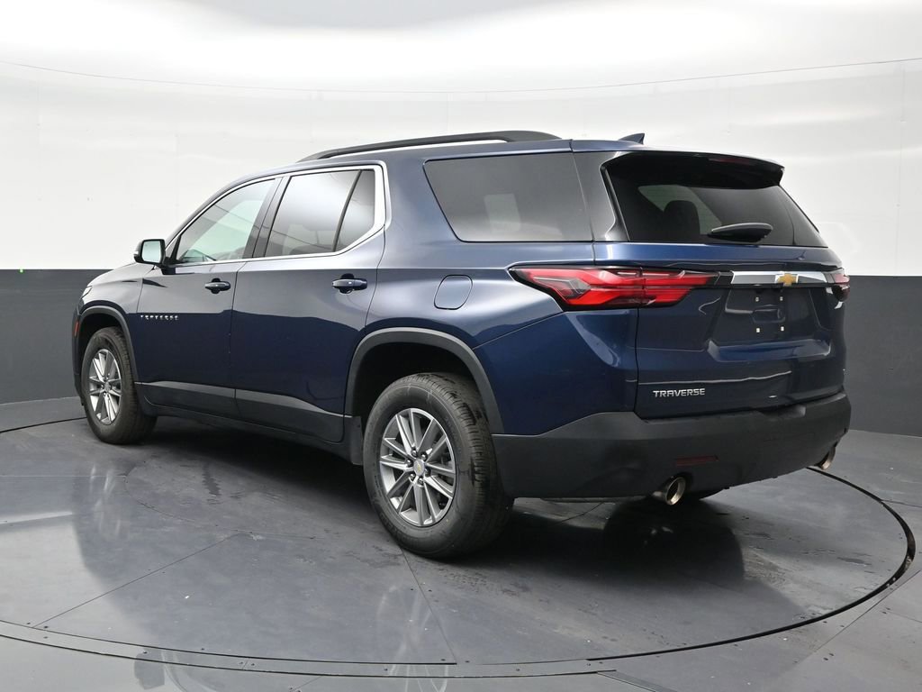 Used 2023 Chevrolet Traverse LT FWD image 3