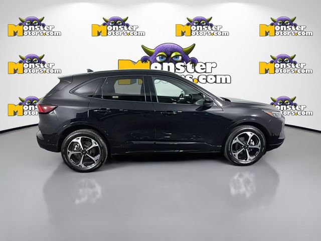 Used 2023 Ford Escape ST-Line Elite w/ Premium Technology Package image 4