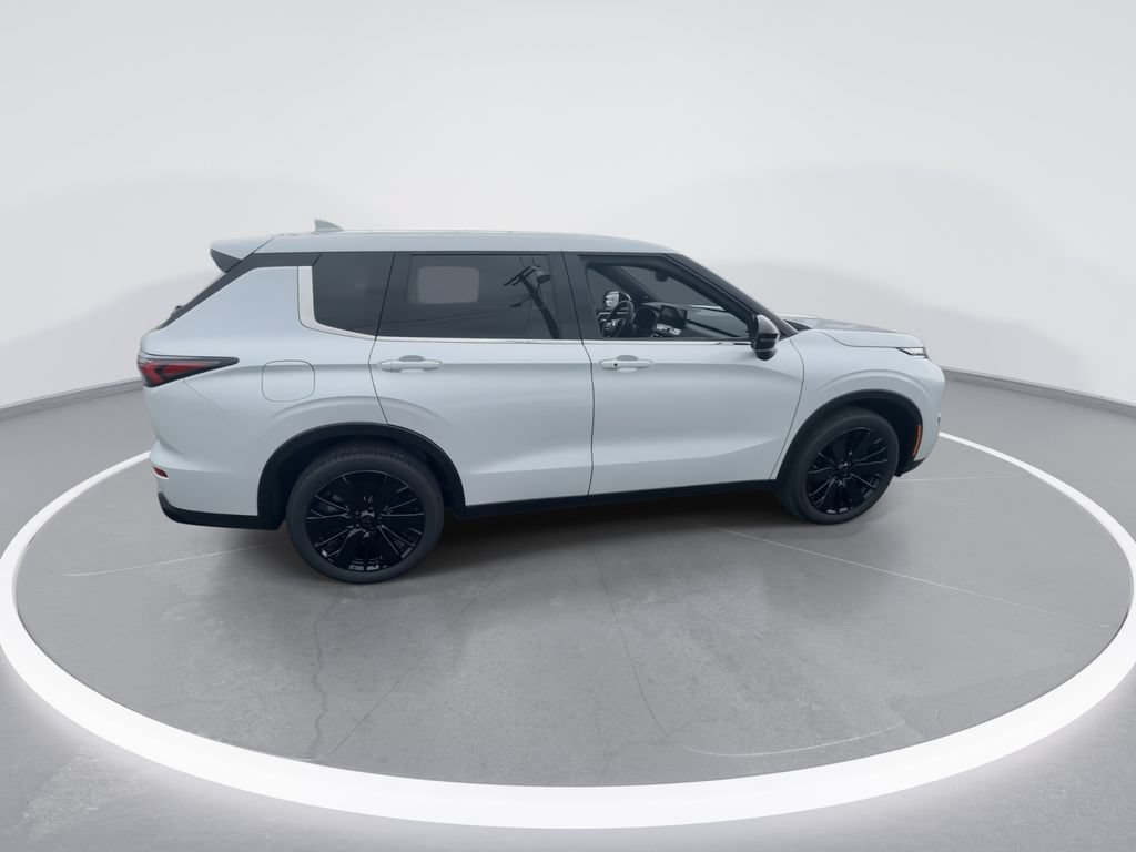 New 2026 Mitsubishi Outlander LE FWD image 9