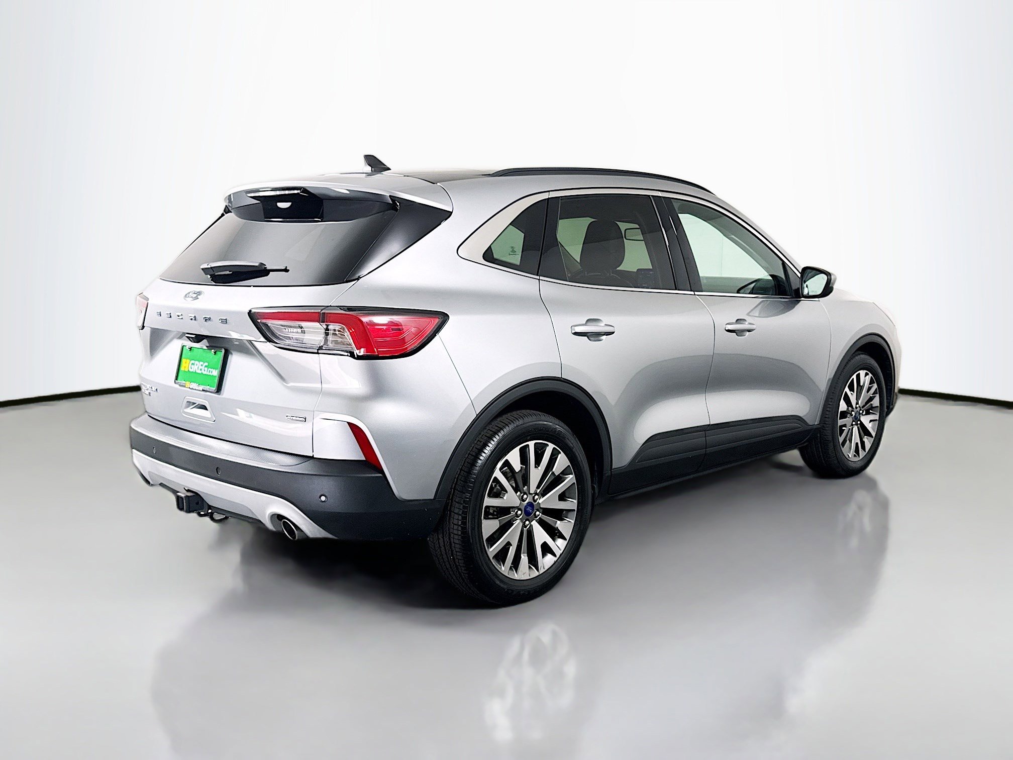 Used 2022 Ford Escape Titanium w/ Class II Trailer Tow Package image 10